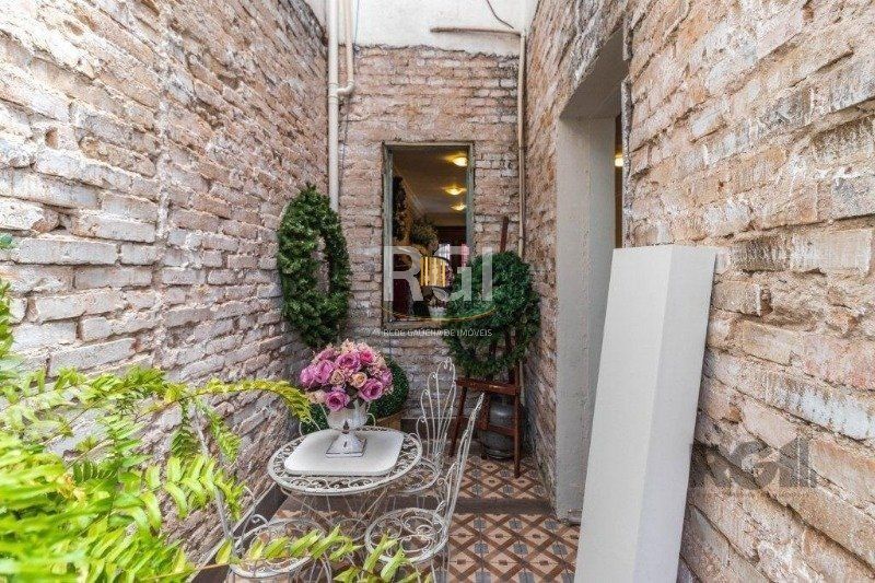Casa 3 dormitórios no bairro Floresta