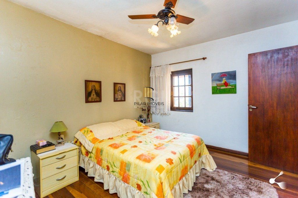 Casa para Venda - 231.27m², 3 dormitórios, sendo 1 suites, 3 vagas - Cristal