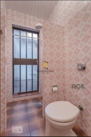Casa com 04 dormitórios no Bairro Chacara das Pedras Porto Alegre