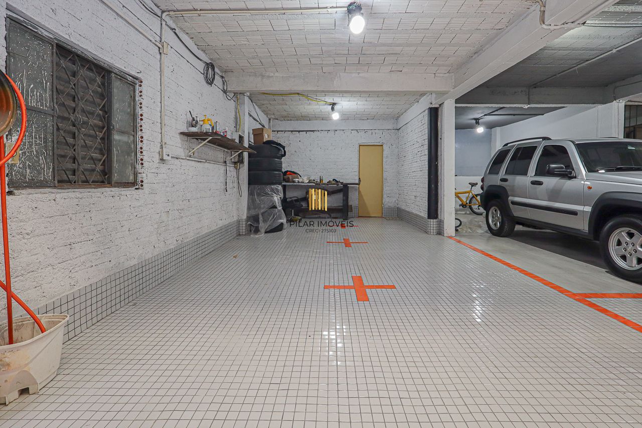 Pavilhao Comercial, Locação / Venda, 596 m², Bairro Partenon, Porto Alegre