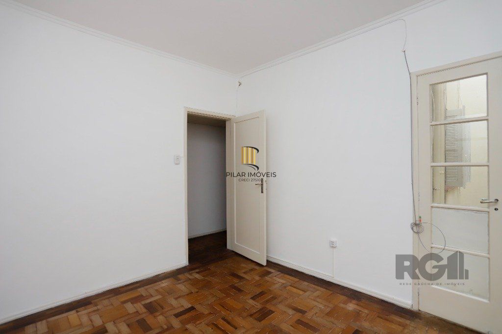 Apartamento 03 dormitórios no Bairro Santana em Porto Alegre.