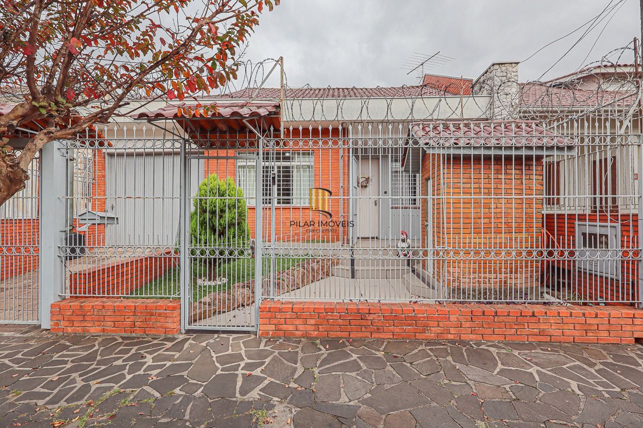 Casa a venda, 3 quartos sendo 1 suíte, 166m² no bairro Passo da areia, Porto Alegre