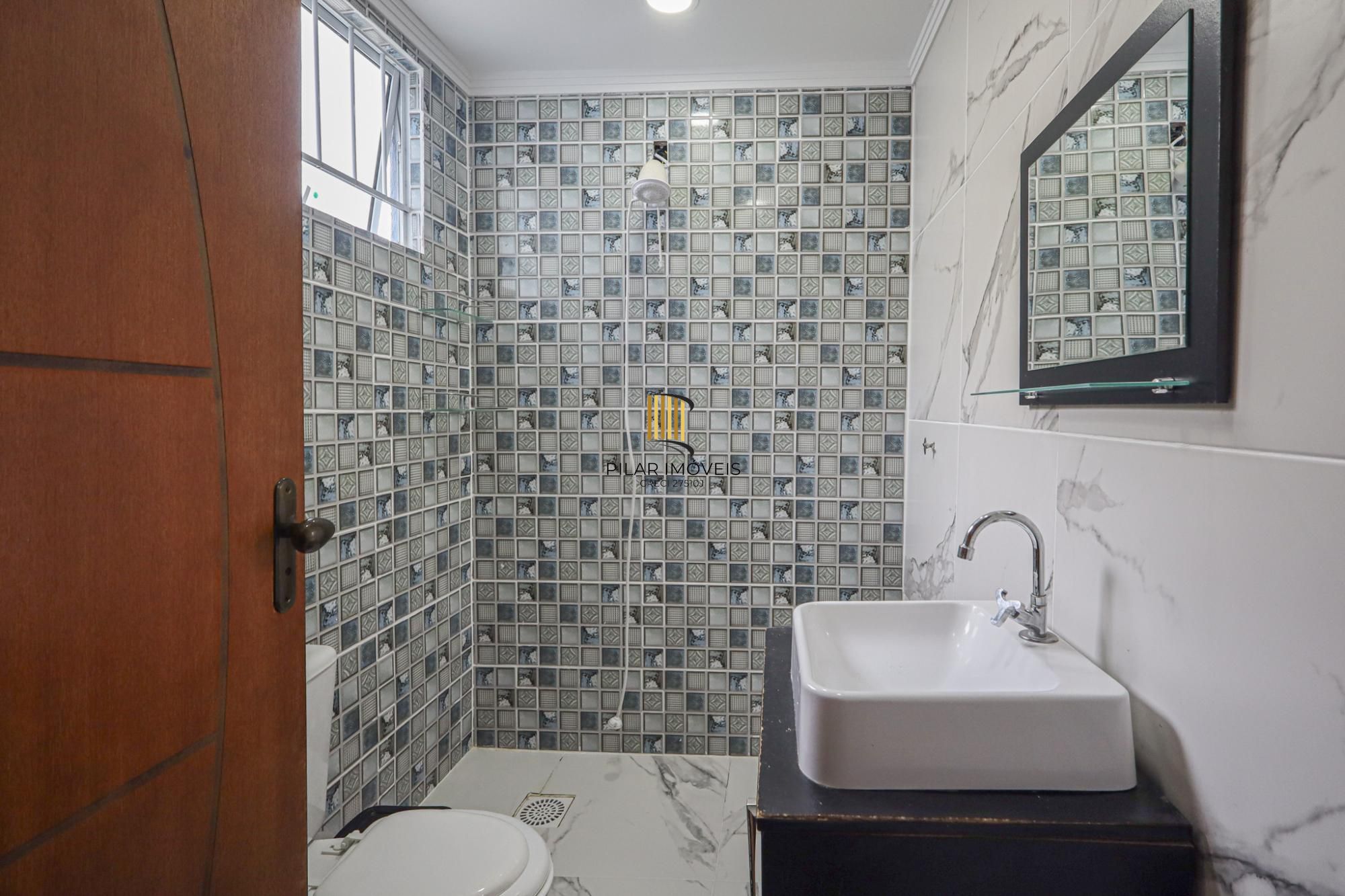 Casa semi mobiliada, 4 dormitórios no Bairro Jardim Sabará