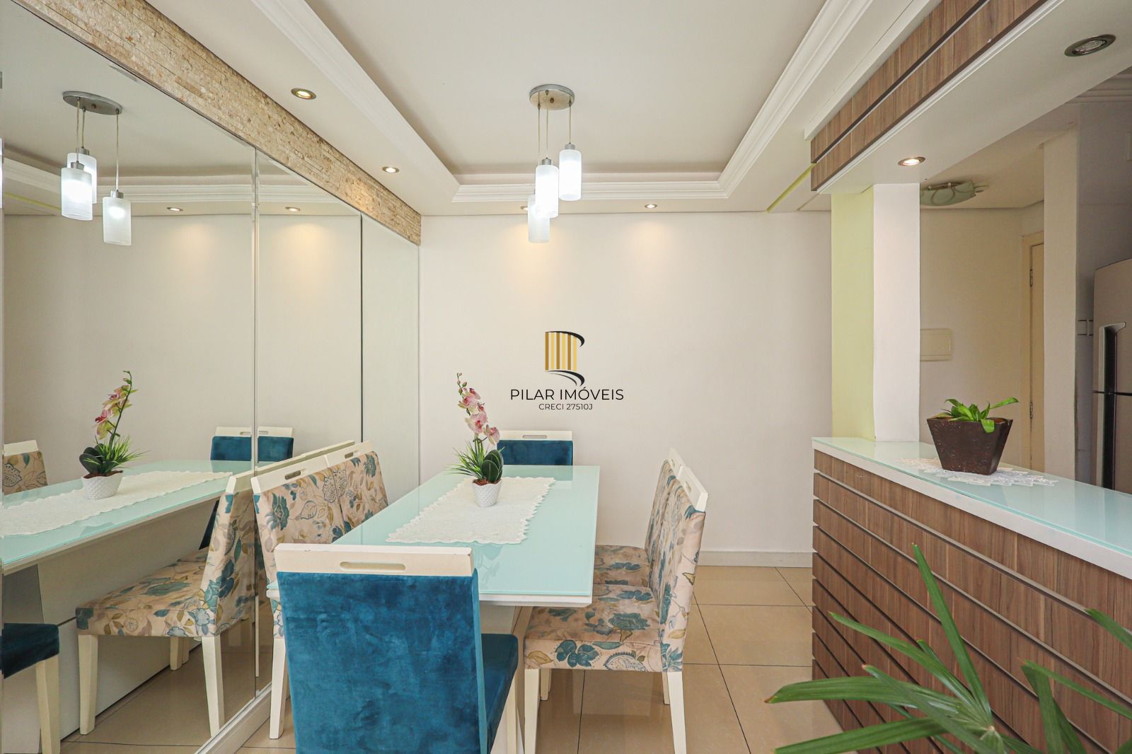 Apartamento Semimobiliado à Venda em Porto Alegre, RS