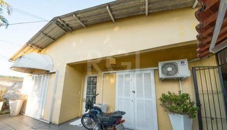 Casa para Venda - 166.64m², 3 dormitórios, sendo 1 suites, 2 vagas - Guarani