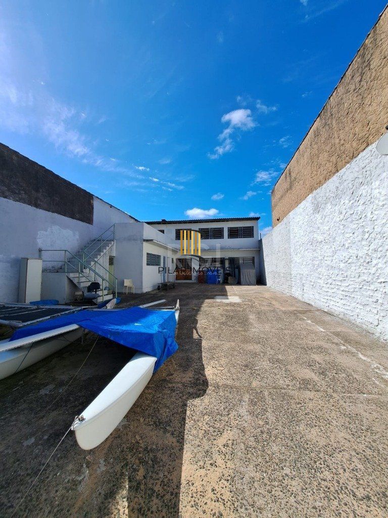 Casa comercial no 4 distrito