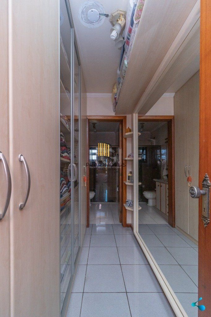 Casa para Venda - 272m², 3 dormitórios, sendo 1 suites, 2 vagas - Sarandi