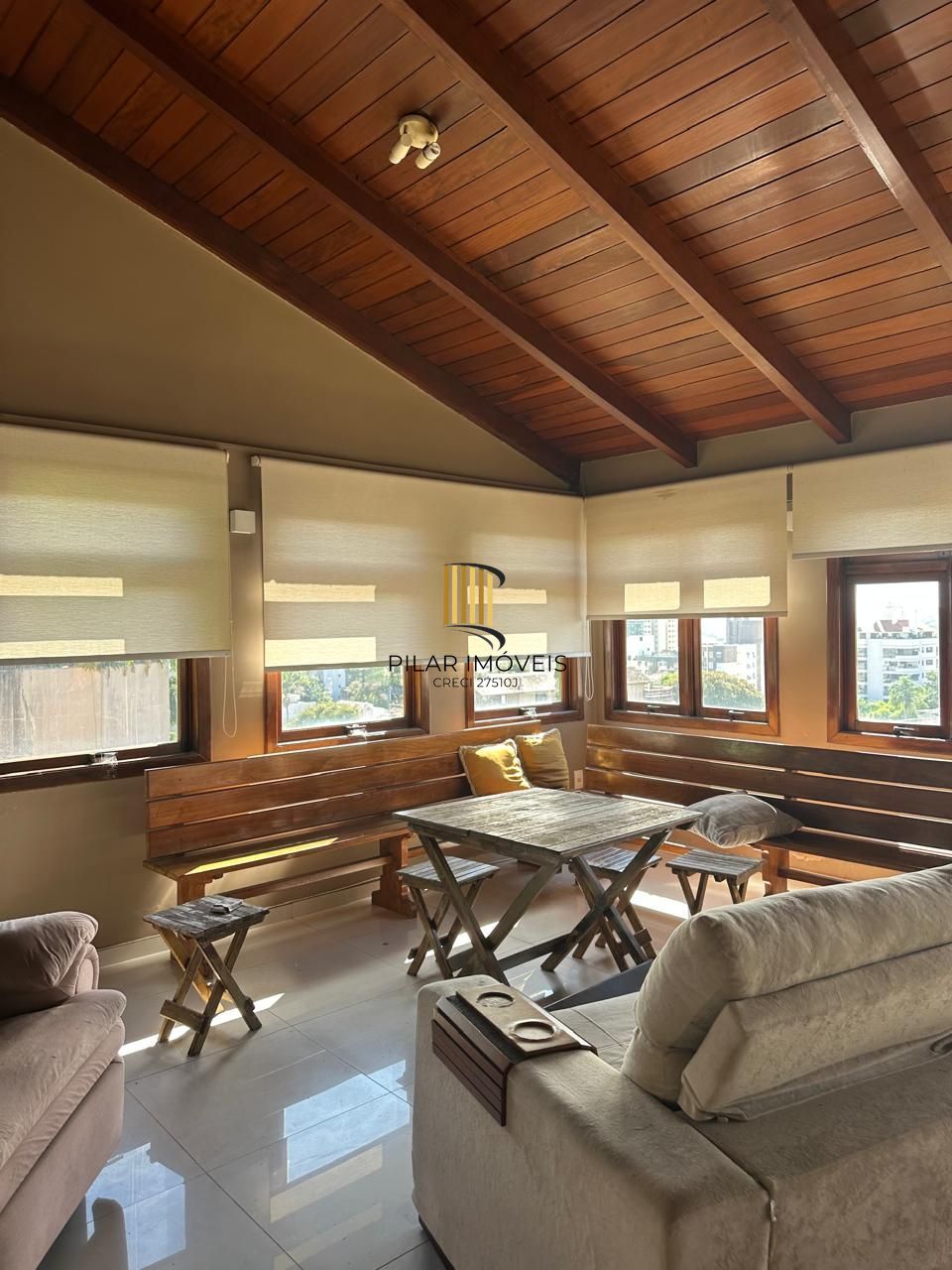 Cobertura de 03 dormitórios com opção de 05, 03 garagens. Bairro Higienópolis