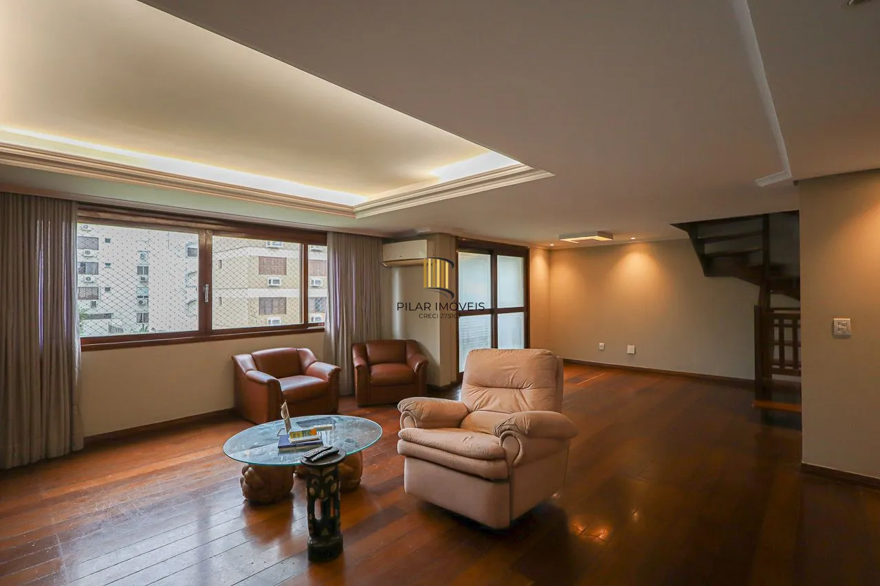 Apartamento cobertura de 03 dormitórios com opção de 05, 03 garagens. Bairro Higienópolis