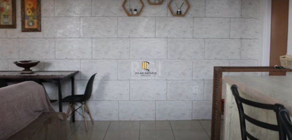 Casa para Venda - 300m², 5 dormitórios, sendo 2 suites, 4 vagas - Bela Vista