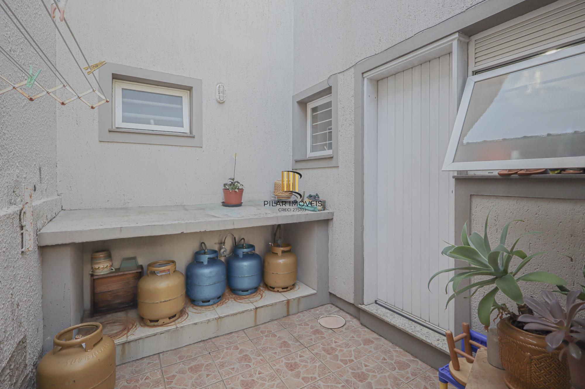 Residência de luxo ! Impecável.. 04 dormitórios , piscina / estuda dação