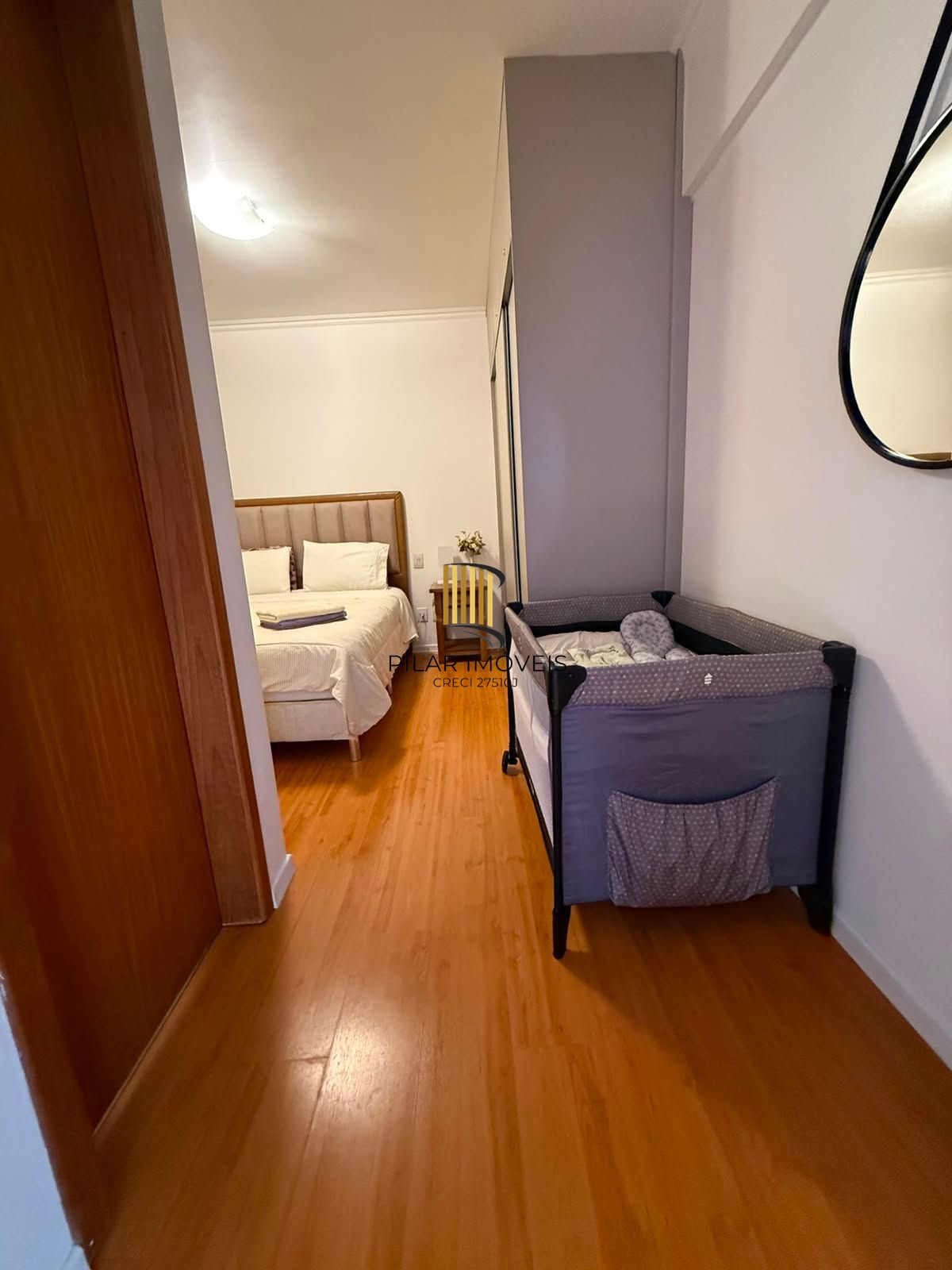 Apartamento semimobiliado no Moinhos de Vento