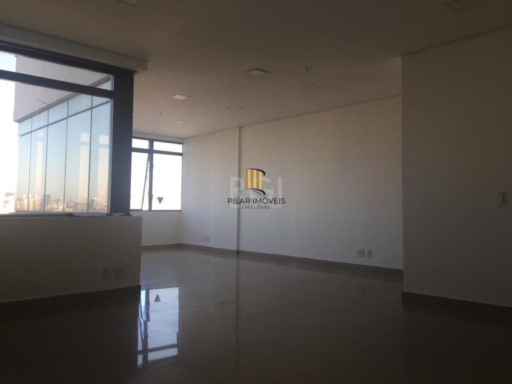 vende excelente sala comercial no 08º andar, com 45,13m² de área privativa, e 47,86m2 de área total