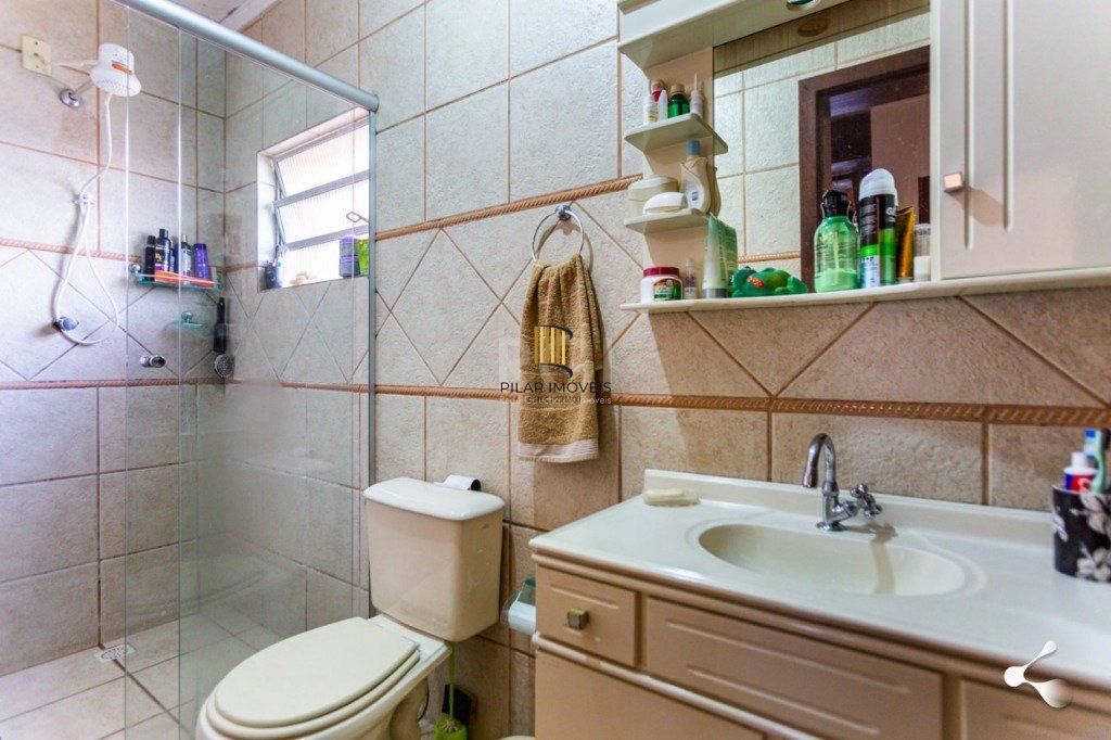 Casa para Venda - 231.27m², 3 dormitórios, sendo 1 suites, 3 vagas - Cristal
