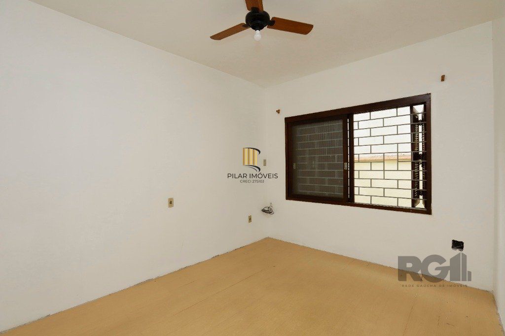 Casa 5 dormitórios no bairro Partenon