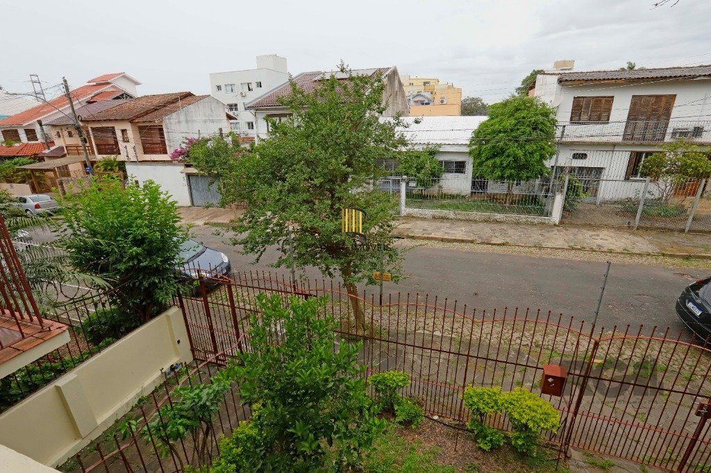 Casa 5 dormitórios no bairro Partenon