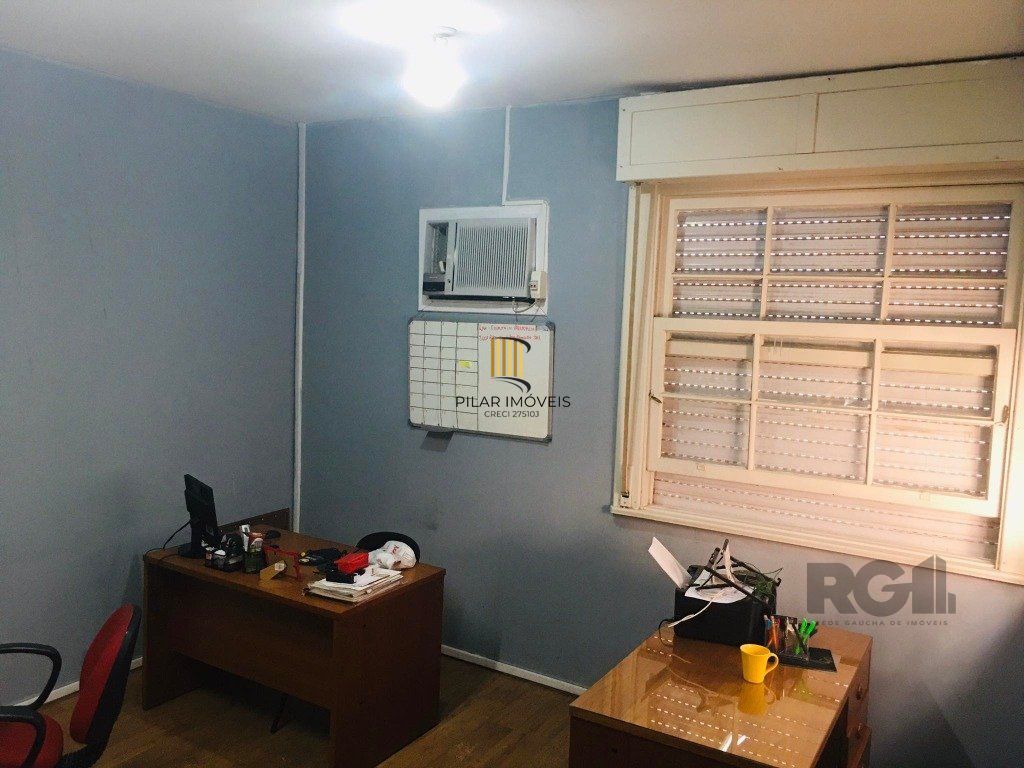 Casa 4 dormitórios no bairro Floresta