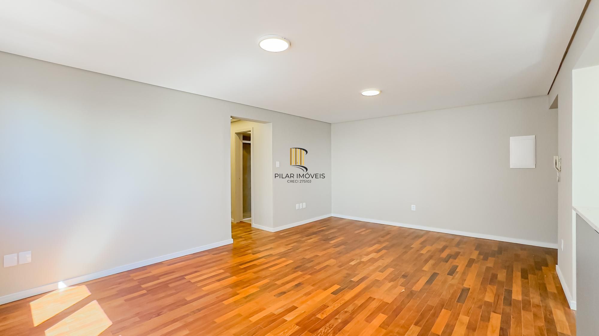 Apartamento 03 dormitórios com Garagem no Bairro 03 Figueiras em Porto Alegre