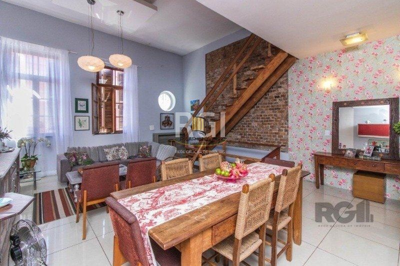 Casa 3 dormitórios no bairro Floresta