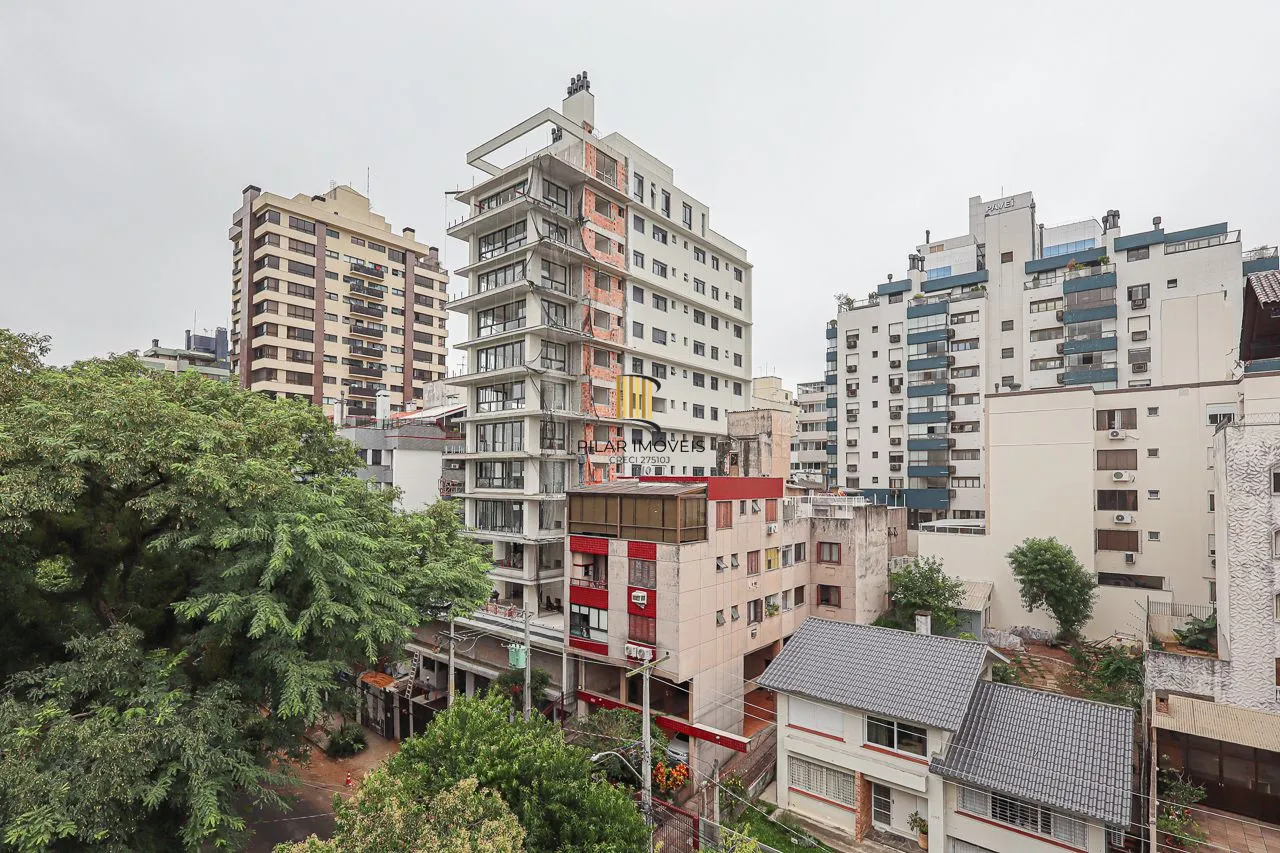 Apartamento cobertura de 03 dormitórios com opção de 05, 03 garagens. Bairro Higienópolis