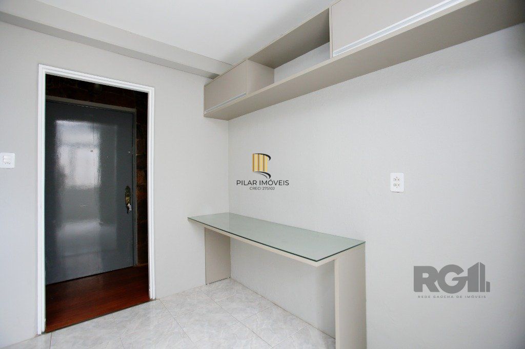 Apartamento a venda, 2 quartos, financiável no bairro Humaitá, Porto Alegre.