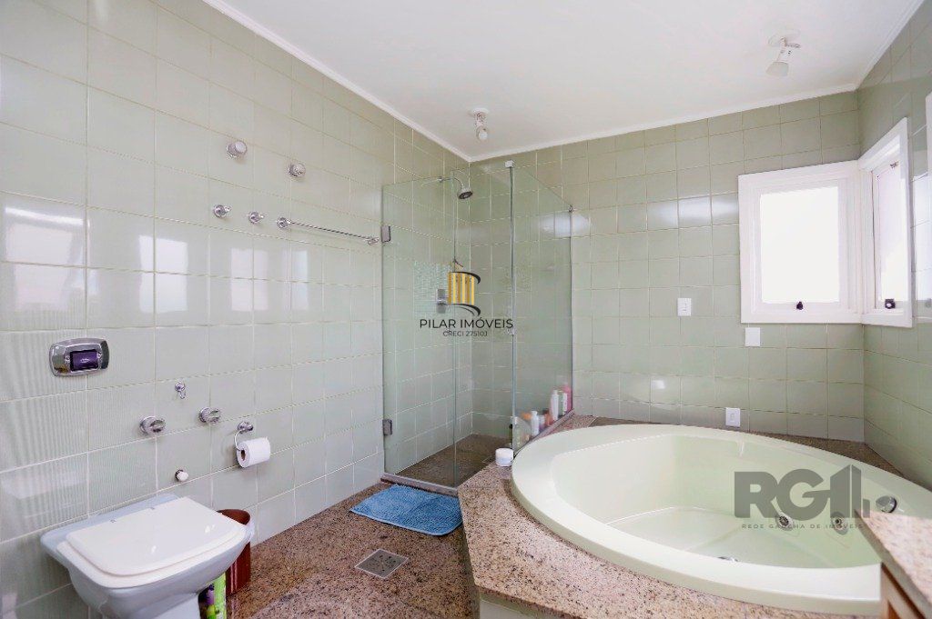 Casa 04 suítes no Bairro Ipanema em Porto Alegre