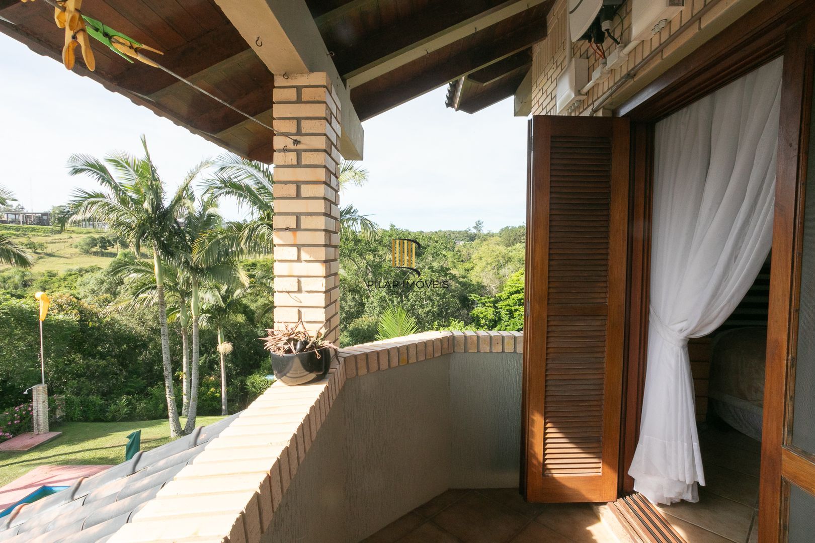 Casa mobiliada em condomínio