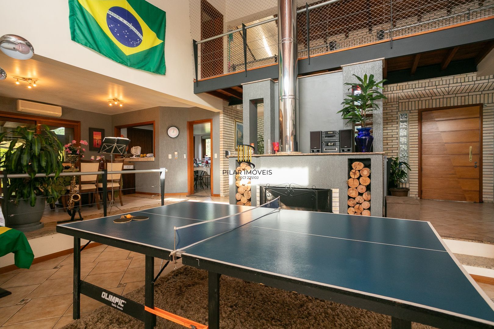 Casa mobiliada em condomínio