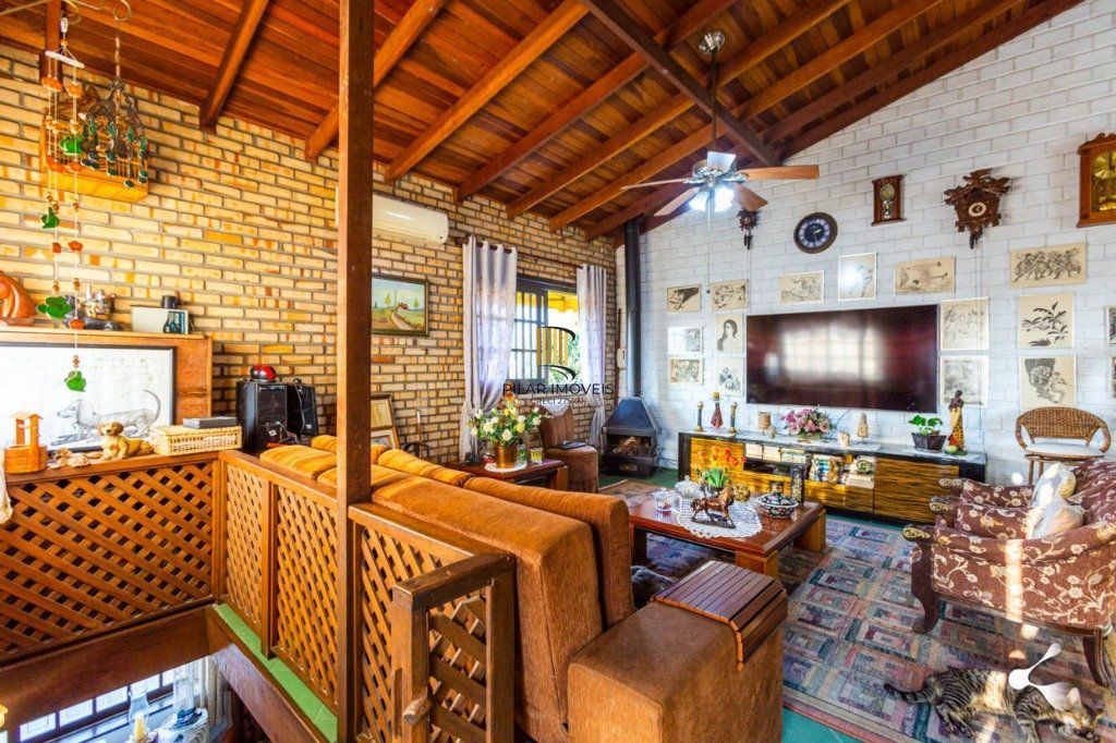 Casa para Venda - 231.27m², 3 dormitórios, sendo 1 suites, 3 vagas - Cristal