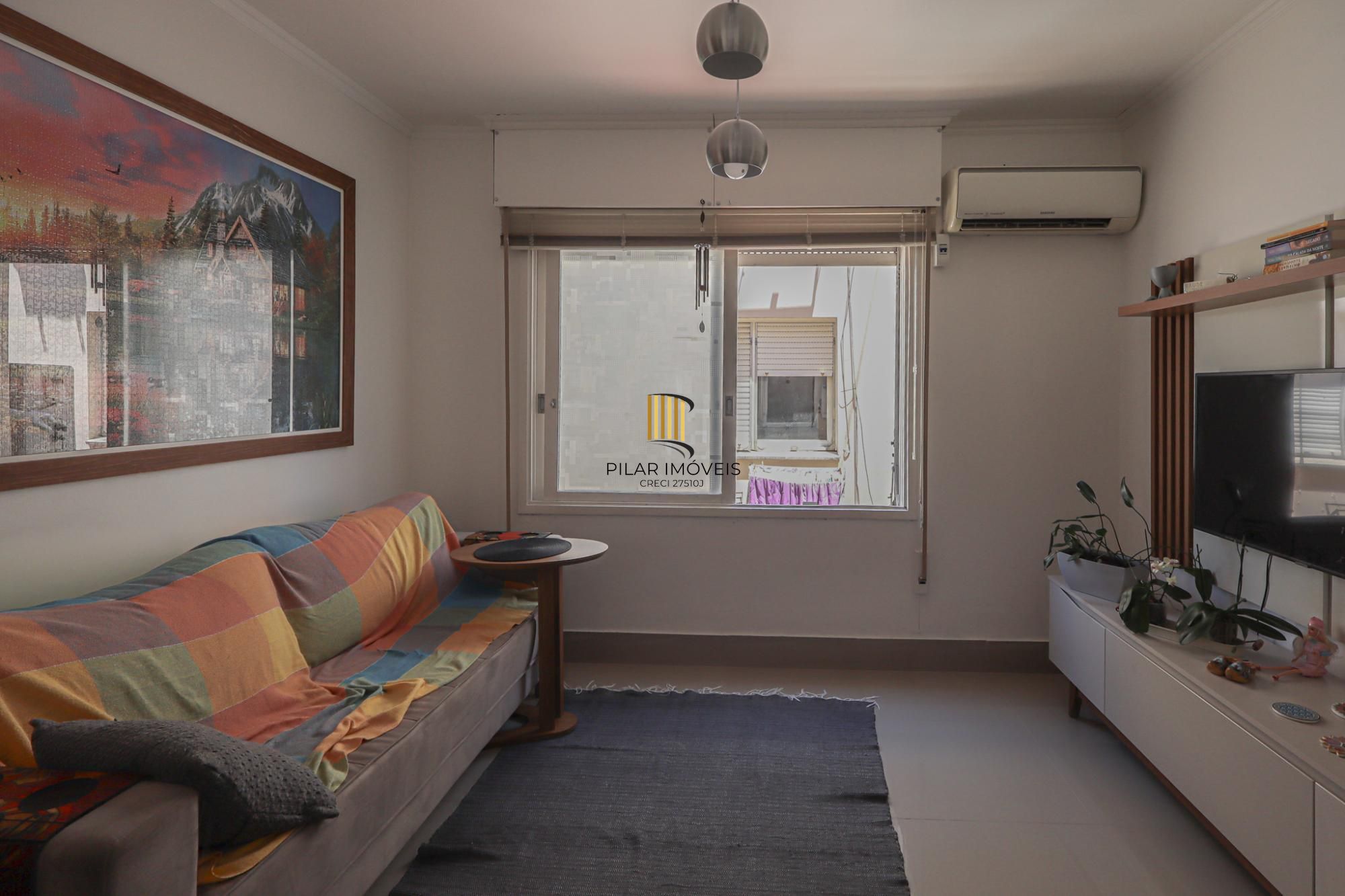 Apto 01 quarto todo reformado no bairro Floresta Porto Alegre/RS