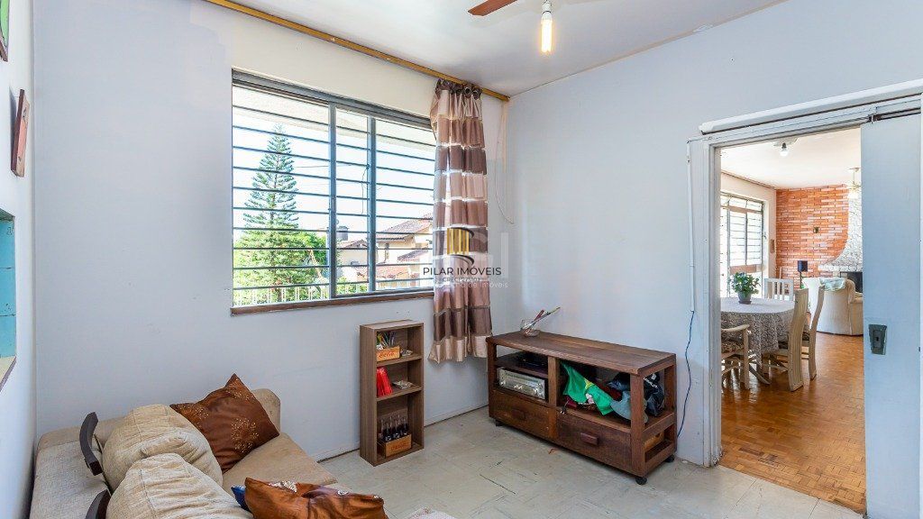Casa 5 dormitórios no bairro Santa Tereza