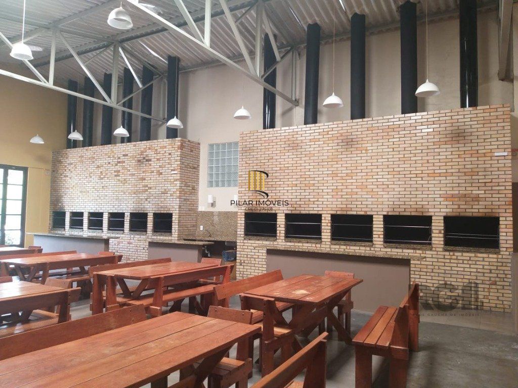 Apartamento 01 do. com estacionamento junto ao novo Cestto da Av. Protásio Alves