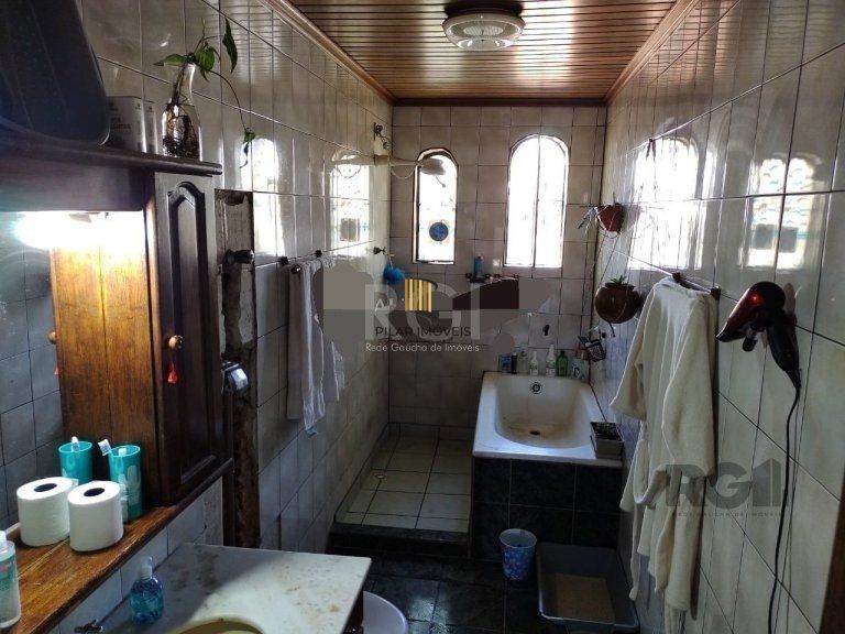 Casa para Venda - 181m², 4 dormitórios, 1 vaga - Rio Branco