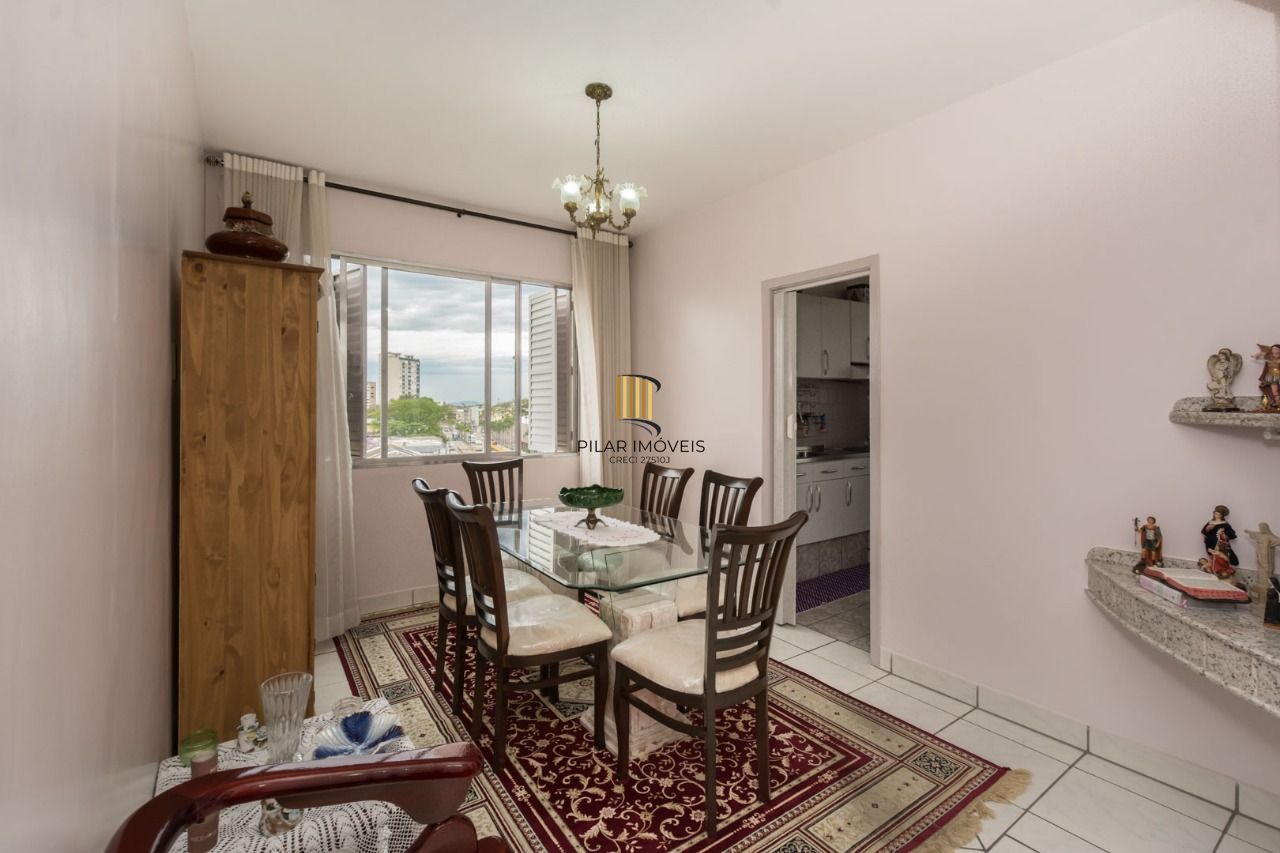 Apartamento semimobiliado com 2 quartos e 2 banheiros no Bairro Floresta