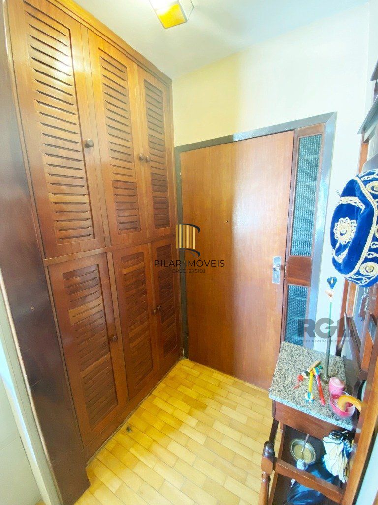 Apartamento de 03 dormitórios no bairro Santa Cecilia em Porto Alegre