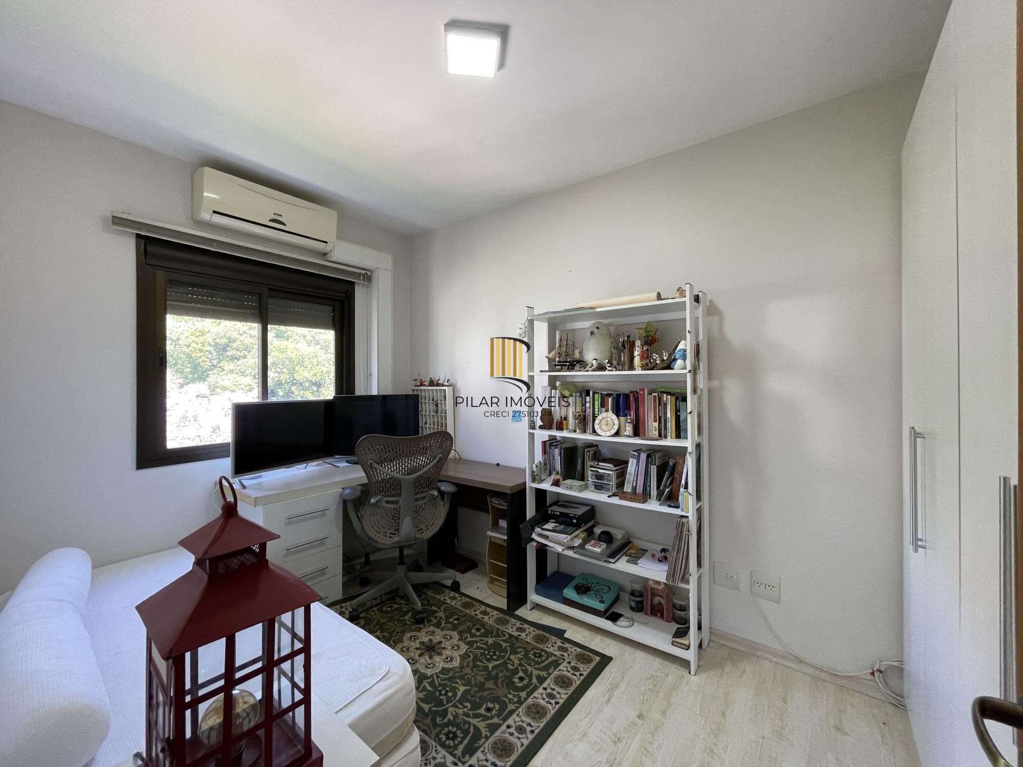 No Moinhos De Vento 02 Dorm. 02 Vagas , Churrasqueira, muito sol e privacidade