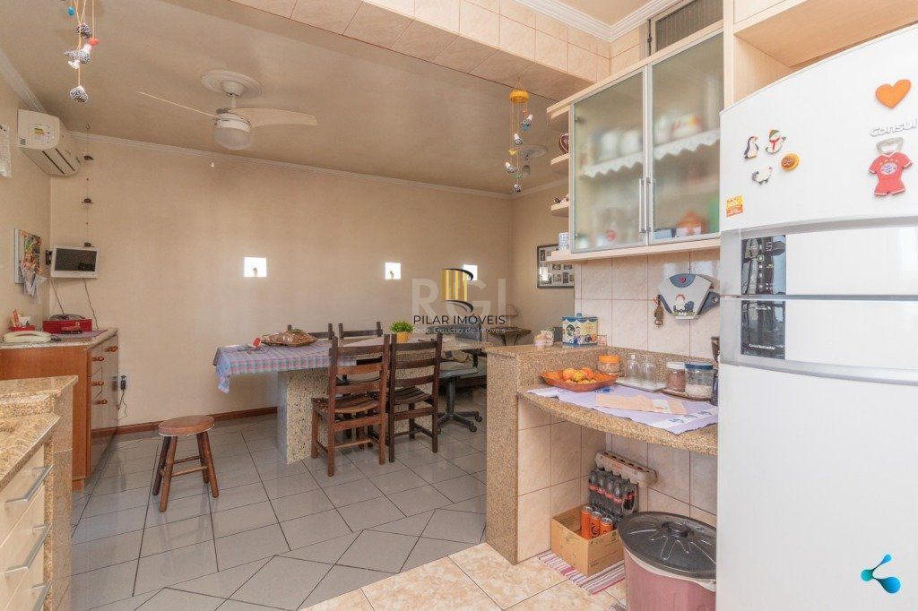 Casa para Venda - 272m², 3 dormitórios, sendo 1 suites, 2 vagas - Sarandi