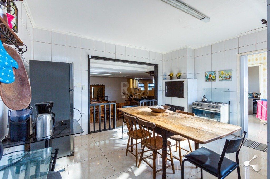 Casa para Venda - 500m², 3 dormitórios, sendo 3 suites, 4 vagas - Vila Ipiranga