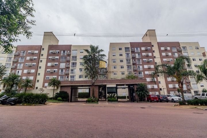 Apto térreo com 2 dorm, sendo 1 suíte, sala, cozinha, churrasqueira