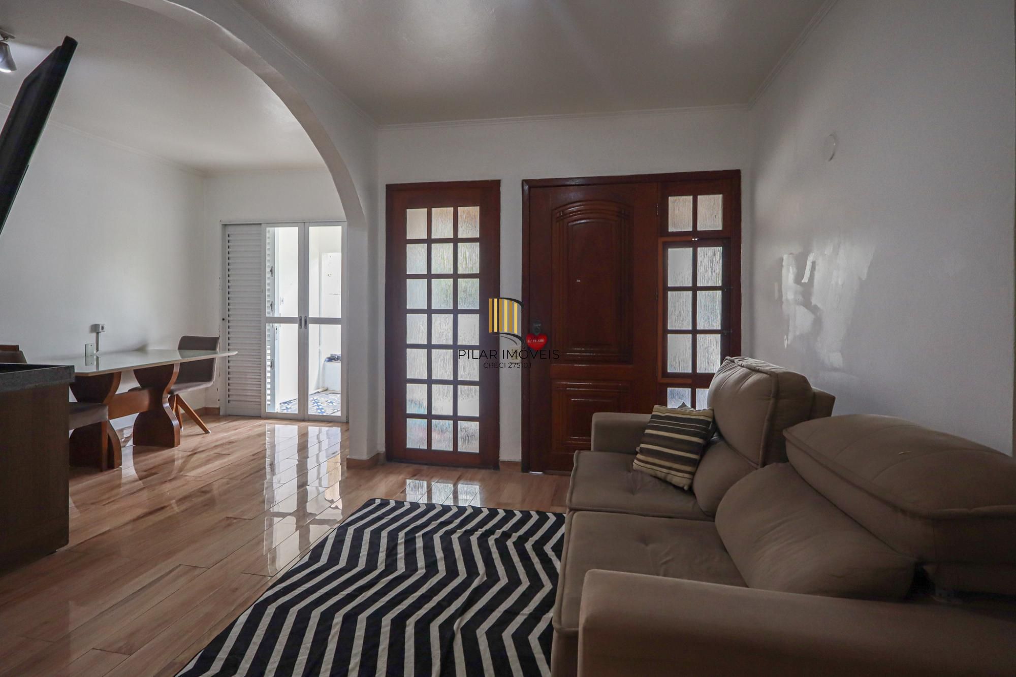 Casa semi mobiliada, 4 dormitórios no Bairro Jardim Sabará