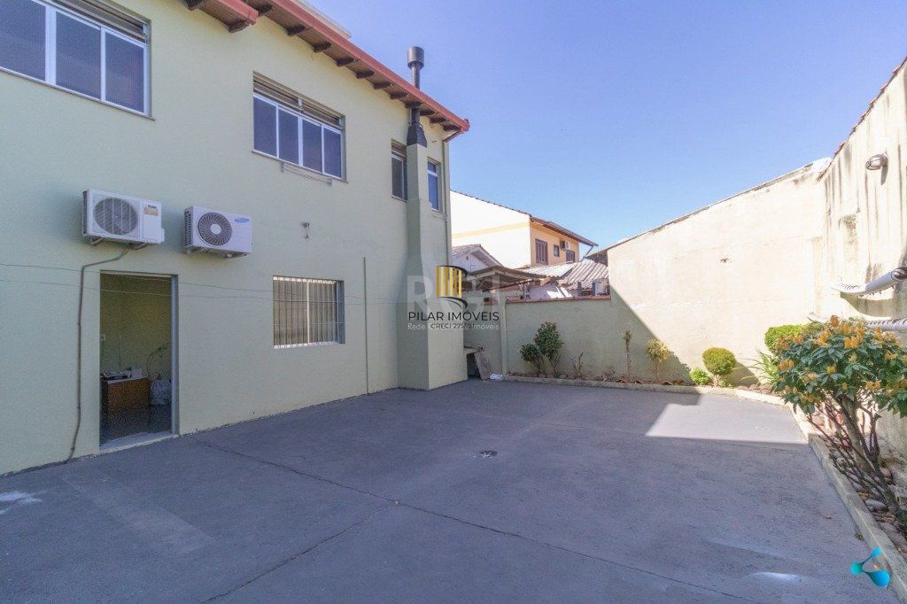 Casa para Venda - 272m², 3 dormitórios, sendo 1 suites, 2 vagas - Sarandi