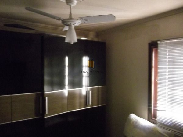 Casa com 03 quartos em terreno de 13:20 x 7501, no bairro Medianeira