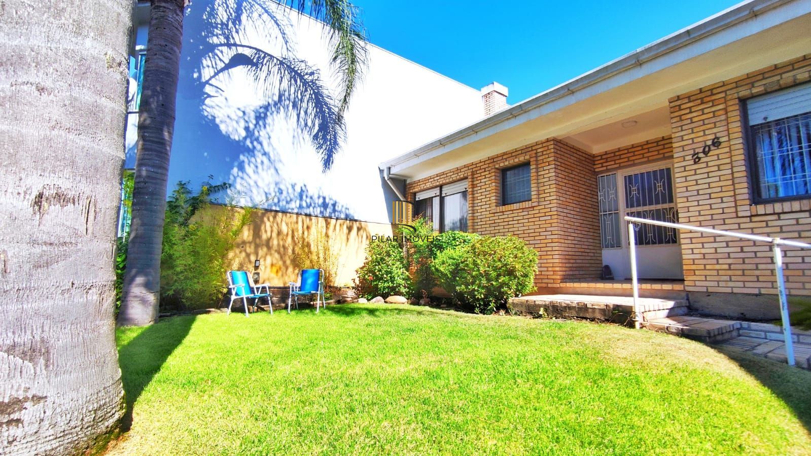 Casa com 4 Quartos e 2 banheiros e  2 Suites à Venda, 153 m² por R$ 990.000