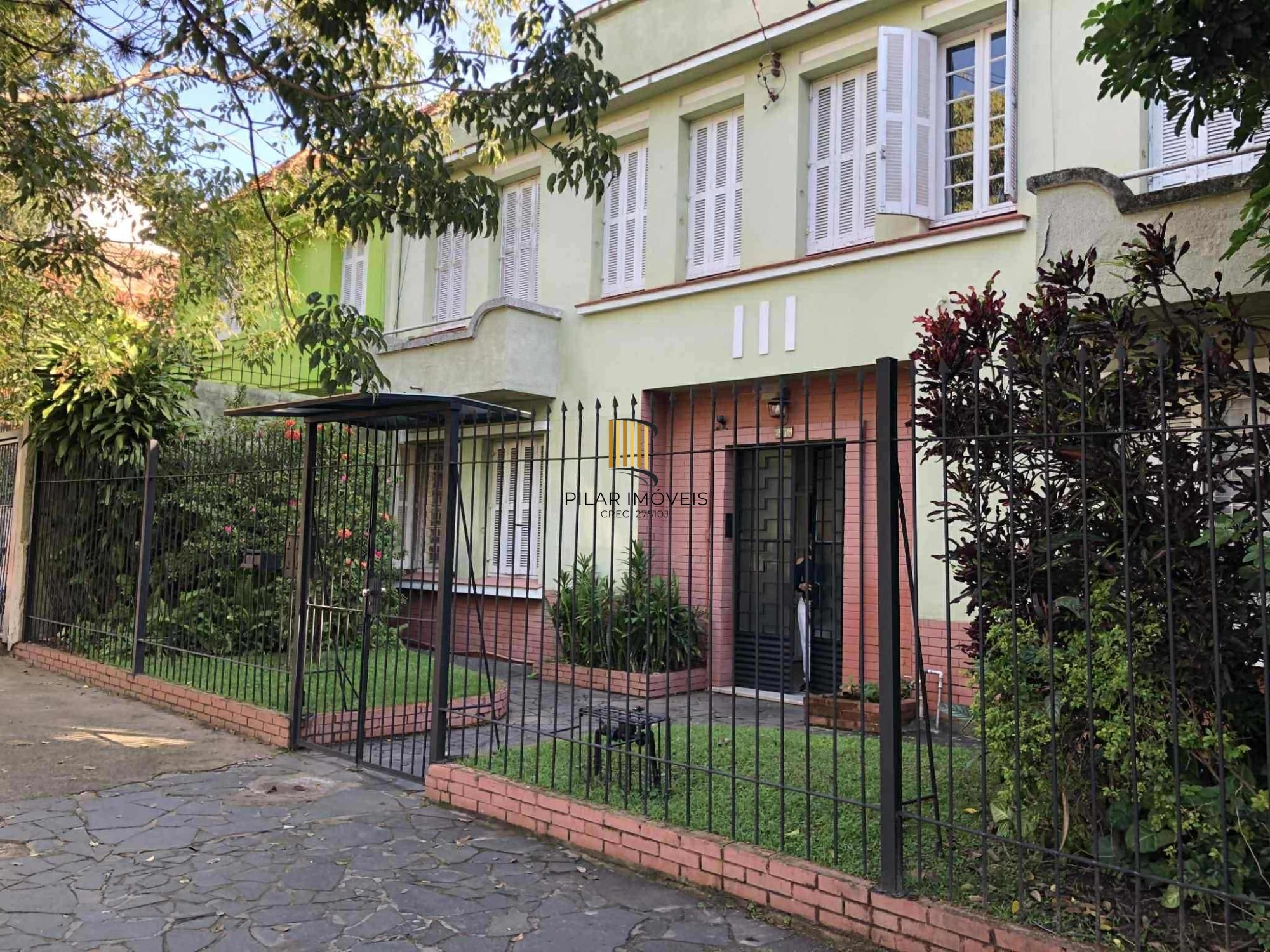 Apartamento de 3 Dormitórios, 111m² Bairro Floresta em Porto Alegre, RS - Pilar Imóveis
