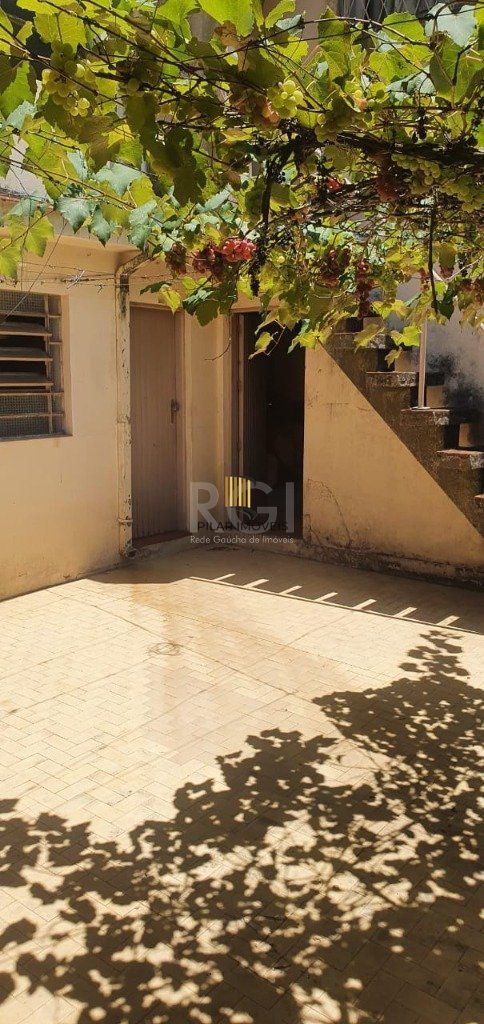 Casa 3 dormitórios no bairro Passo da Areia