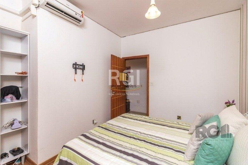 Casa 3 dormitórios no bairro Floresta