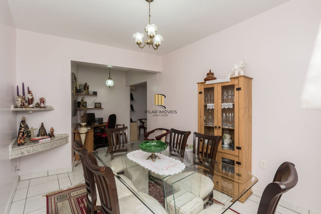 Apartamento semimobiliado com 2 quartos e 2 banheiros no Bairro Floresta