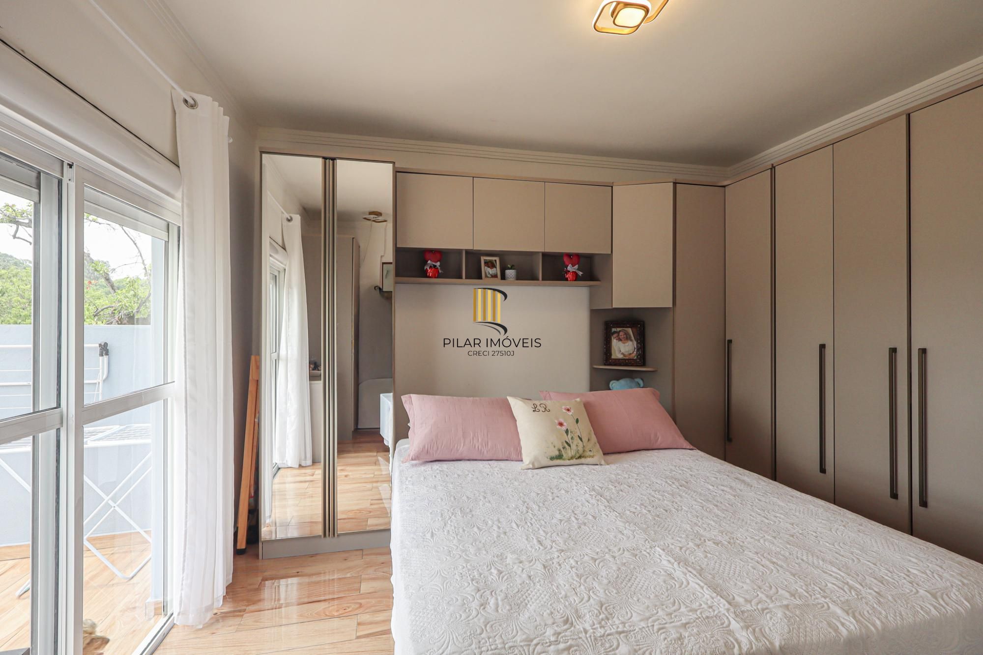 Casa semi mobiliada, 4 dormitórios no Bairro Jardim Sabará