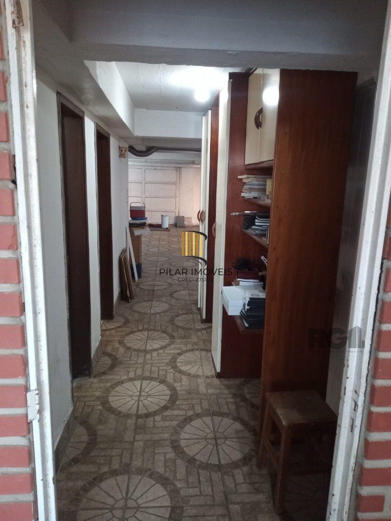 Casa 4 dormitórios no bairro Santo Antônio