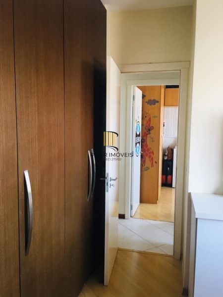 Apartamento com 02 dormitórios, 02 vagas de garagem no Bairro Floresta